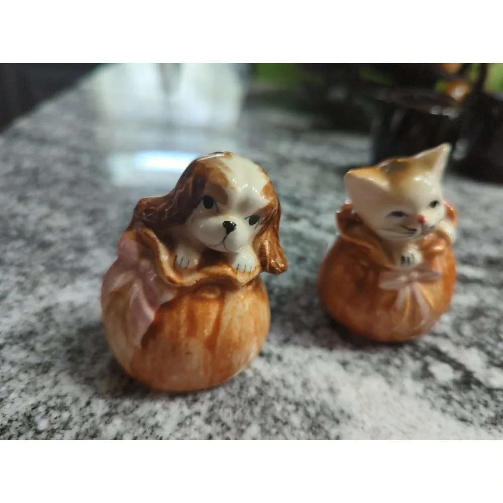 Vintage Kitty Cat & Puppy Dog Salt & Pepper Shakers with Cork Stoppers